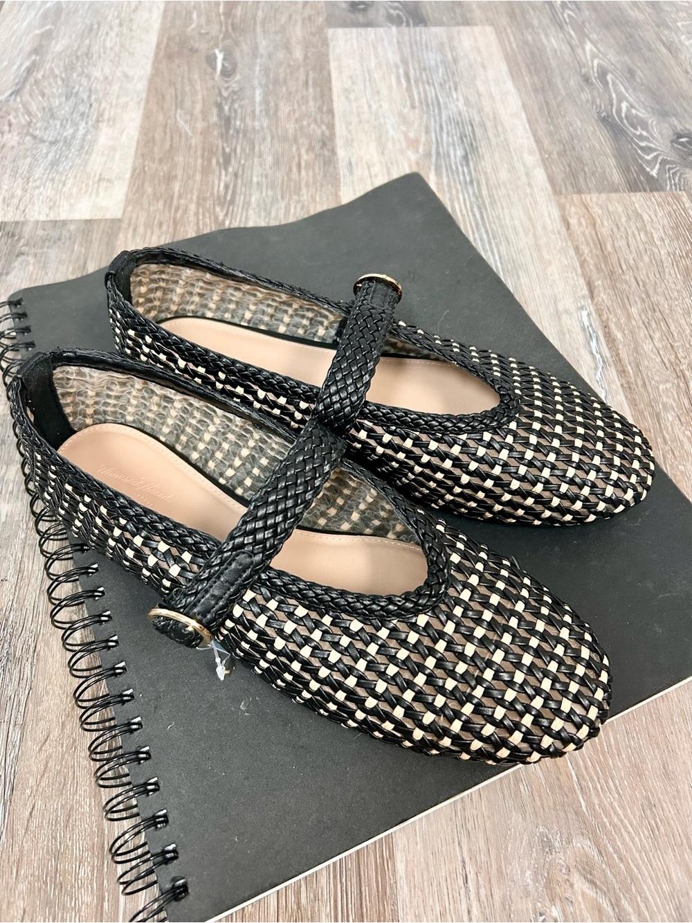 UNIVERSAL THREAD 🧺 Naomi Woven Flats - Size 9.5